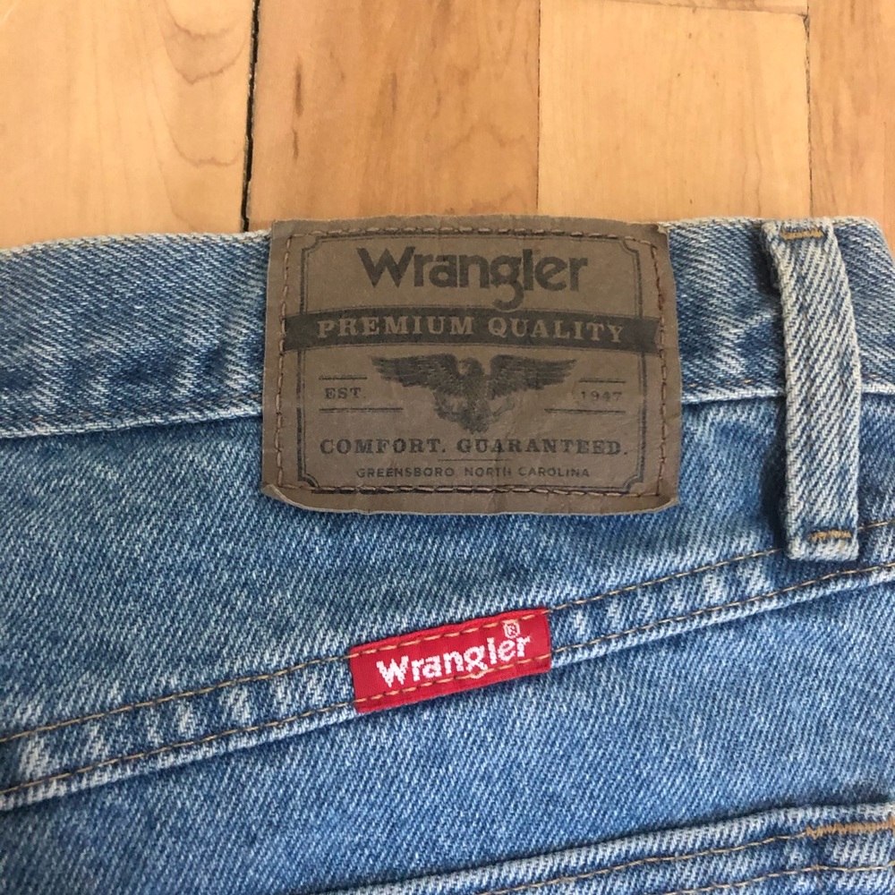 Hand painted fire mom jeans - Picture 4 of 7
